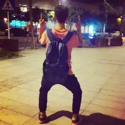 和图片的情侣头像,拜大家了
