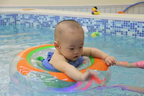 图婴儿游泳馆加盟常识有哪些沫奇亲子游泳馆送技术培训北京母婴儿童加盟