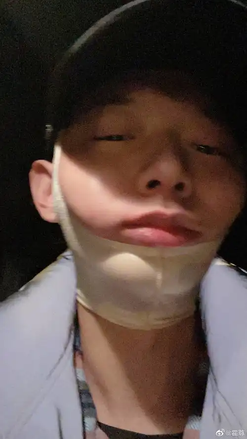 心酸又好笑哈哈哈哈哈哈
