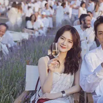 温暖又治愈的情侣头像
