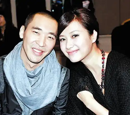 恋爱多年,迟迟不结婚的4对情侣,前两对早已订婚,唯独他们被全网催婚
