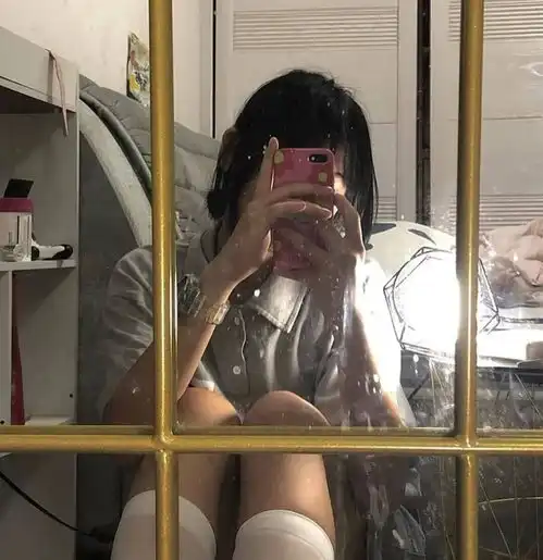 推荐头像0810好看又温柔的女生头像
