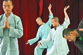 天台山天台寺30和尚尼姑组禅乐团
