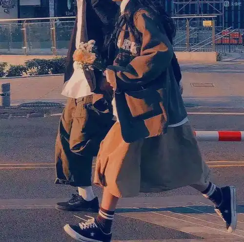 和你聊天不是目的被你喜欢才是情头
