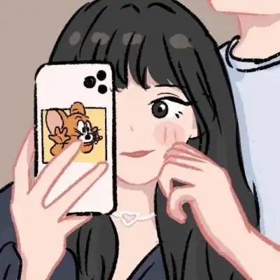 情侣自拍动漫风头像
