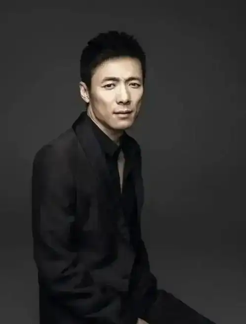 演员祖峰的书法低调内敛,细腻儒雅,温润俊逸,网友字如其人
