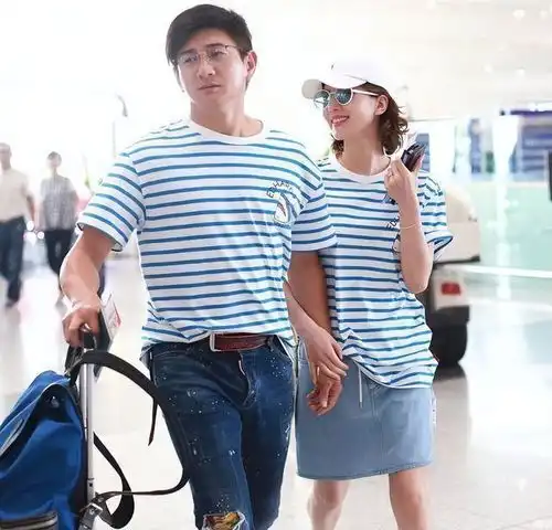 刘诗诗吴奇隆的幸福真不是装出来的,俩人穿着情侣衫,真般配

