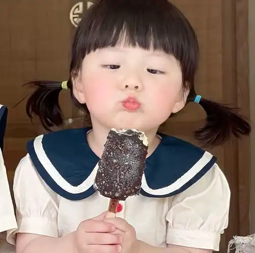 情侣头像大q宝和丸子妹

