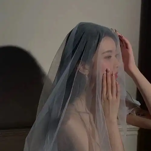 女生头像你知道吗人在难过时就会爱上日落
