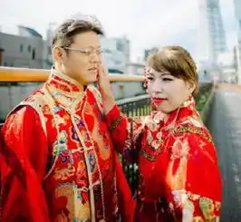 情侣花19万到日本拍婚纱照片差强人意引吐槽
