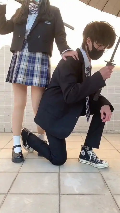 单身汉的dk换装你看够了,再变个jk出来有人看吗
