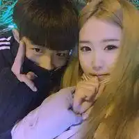 qq情侣头像一男一女一对两张愿你的爱情都是出于简单的真心
