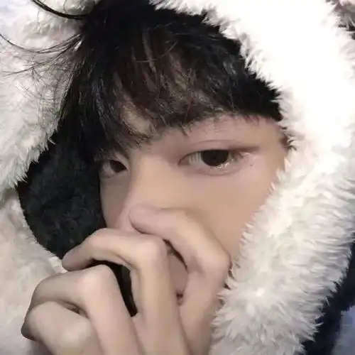 真人情头后来我也分不清对你是不甘还是执着
