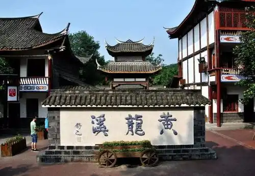 成都漫生活六条老街,三座古寺,数不尽的美食和茶馆