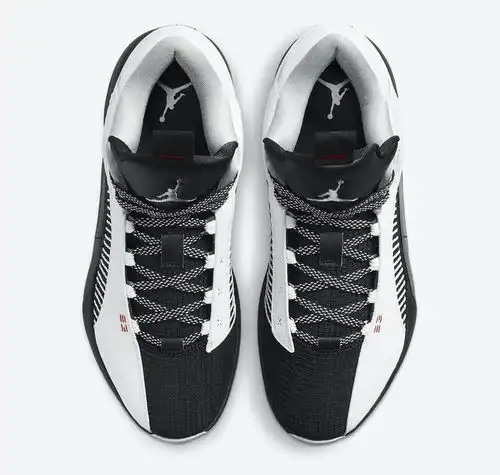 经典熊猫配色这款airjordan35low你觉得如何
