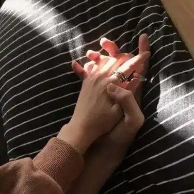 女票我好累,直男才说抱抱,渣男3句肉麻回复撩爆她
