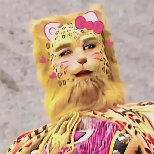 今日头像生活终于对我这朵小花洒水了
