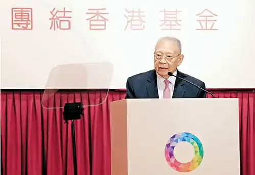 董建华吁政府建制紧密合作
