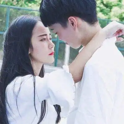 情侣分手后,相亲再次相见,二人结婚了,丈夫却因孩子想离婚
