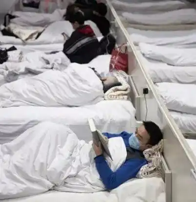 一家三口感染肺炎,少年的举动上了热搜悲伤之中,还有另一种向上的力量