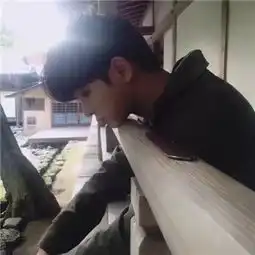 个性帅气比较二的男生头像别装纯洁了你不是纯中纯
