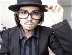 随变小姐红遍网络化妆可以让你变成任何人