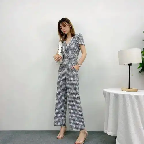 简约黑白配,时髦有腔调的美
