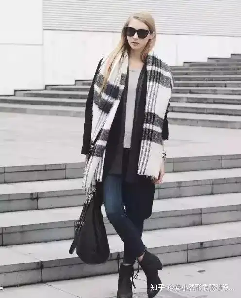 穿衣搭配围巾大衣搭配
