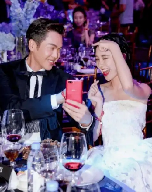 唐艺昕女儿侧颜首曝光,长得超漂亮,张若昀变专属司机载妻女出行
