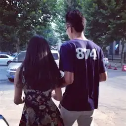 求几个背影带数字衣服的头像如下图
