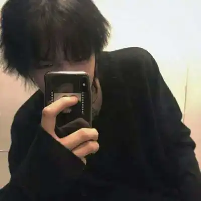 孤傲高冷男头像,我想去有你的未来

