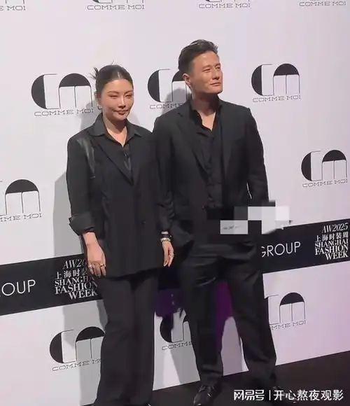 黑帮式恩爱碾压甜腻徐冬冬反派cp西装杀爆红毯,大嫂甜笑破功