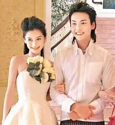 baby爱了他4年,一转眼嫁给黄晓明,如今他35岁火遍亚洲