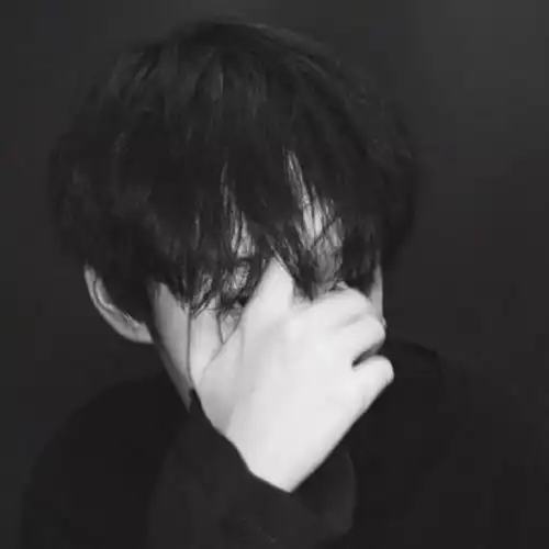 与主牵手
