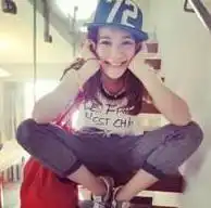 求不太明显的情侣头像
