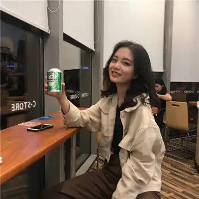 阳光开朗个性女生头像
