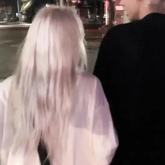 情侣头像l女孩子步入中年的特征,是你吗
