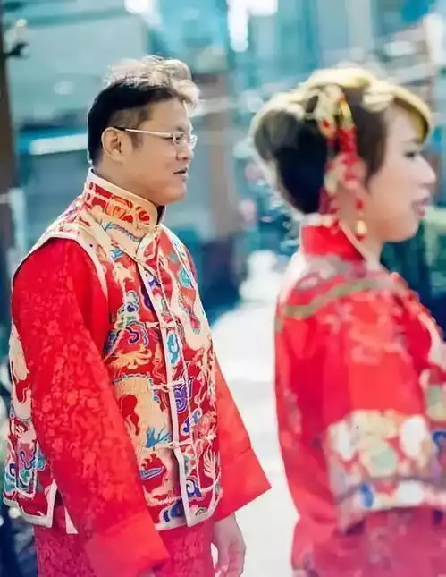 古瓷猎奇丨千万别得罪婚纱照摄影师,不然你收到照片会哭
