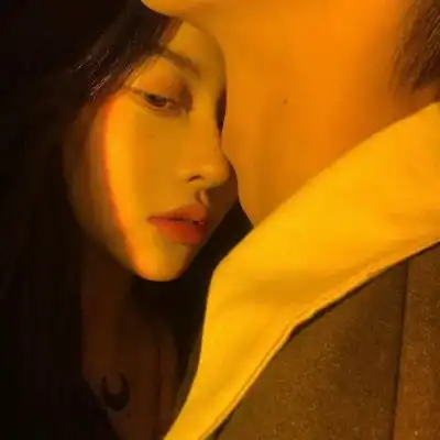 甜蜜情侣头像一对两张

