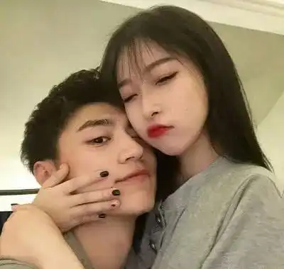 和男生聊天时,哪些细节会让人觉得很加分
