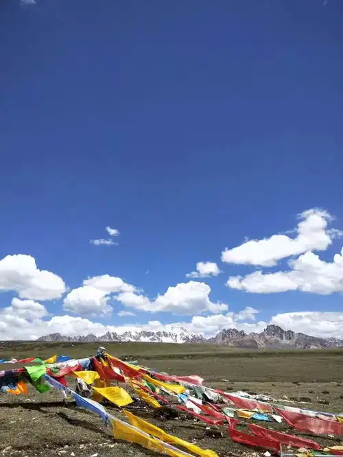 徒步去西藏第18天绕沼泽地,中途返回318,爬半天陡坡,终于见到它
