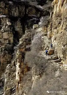 房山深处的一条寻古路线行走深山古道,咔嚓古道主席像老鹰背穿越
