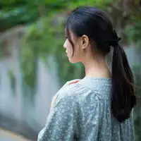 气质范的女生qq头像曾以为得到的就是快乐
