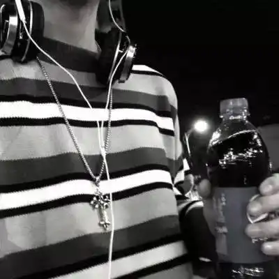 成熟男士专用微信头像黑色系
