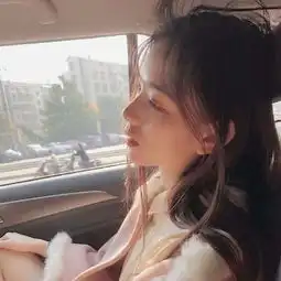 早安心语语录180629有你的时光,把我的孤独都照亮
