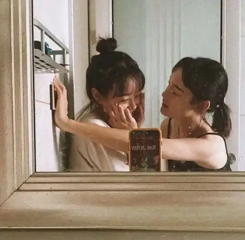 闺密头像,其实女孩什么苦都能吃唯独吃不下委屈你说话的态度
